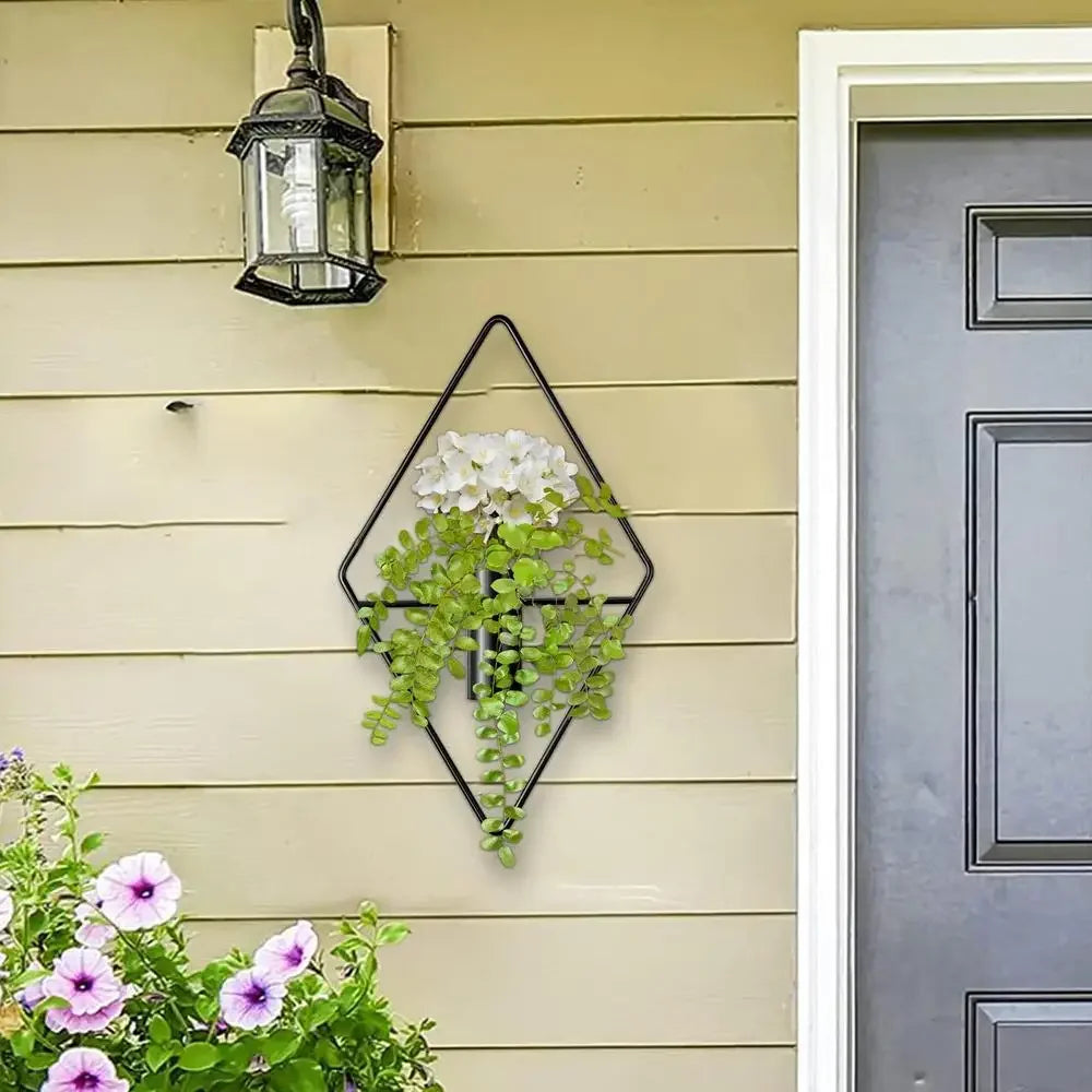 Virella Wall-Mounted Metal Vase